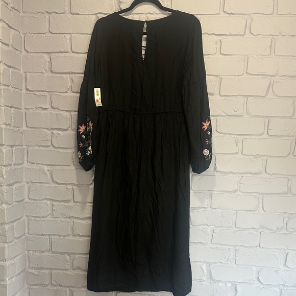 NEW Old Navy Black Dress with Floral Embroidery size S - Picture 6 of 7